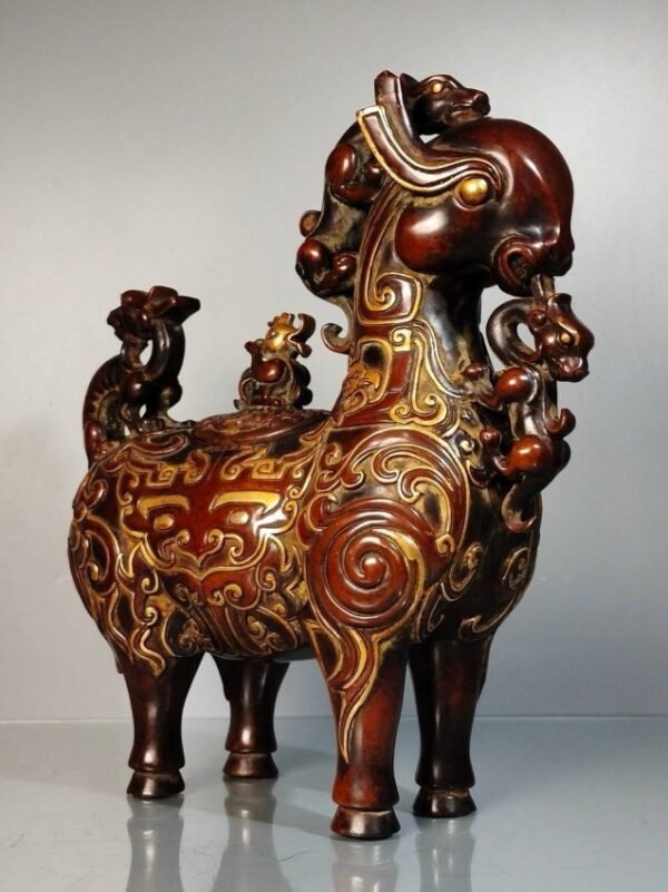 Auspicious animal ornament made of copper and gold - Image 3